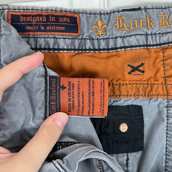 Rock Revival Men’s Embroidered Classic Cargo Shorts - Picture 8 of 9